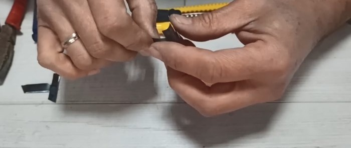 How to use a utility knife to open a lock if you lose your keys