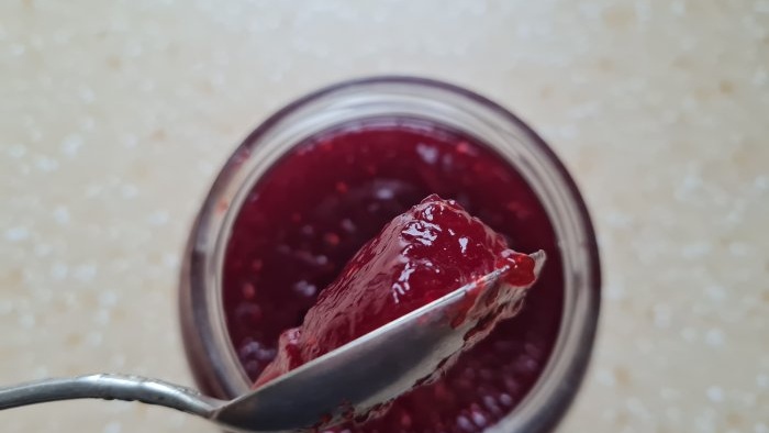 Raspberry jam without thickeners