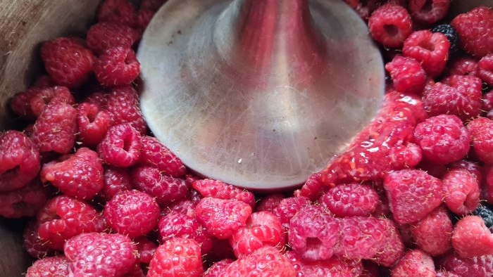 Raspberry jam without thickeners