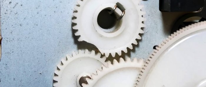 How to reliably repair broken plastic gear teeth