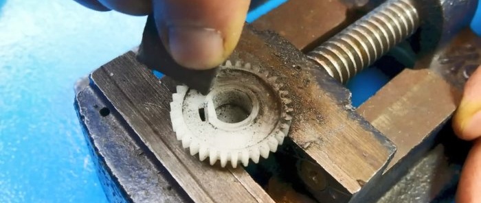 How to reliably repair broken plastic gear teeth