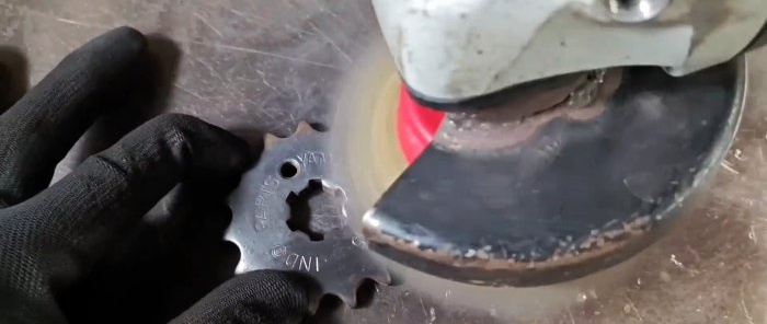 How to make a mini hand drill from a pair of gears