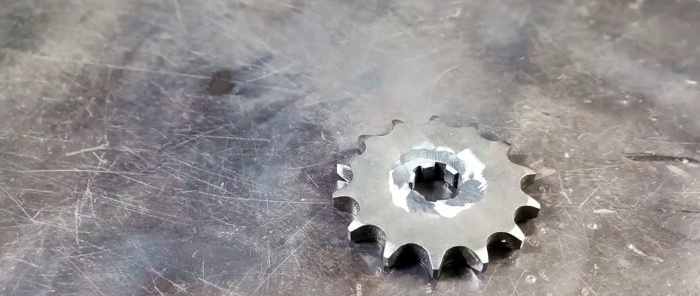 How to make a mini hand drill from a pair of gears