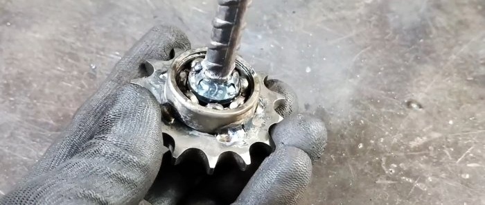 How to make a mini hand drill from a pair of gears