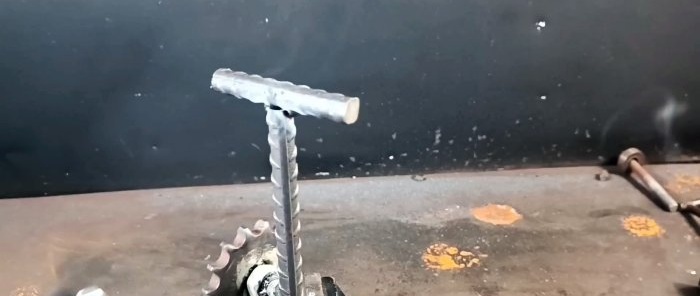 How to make a mini hand drill from a pair of gears