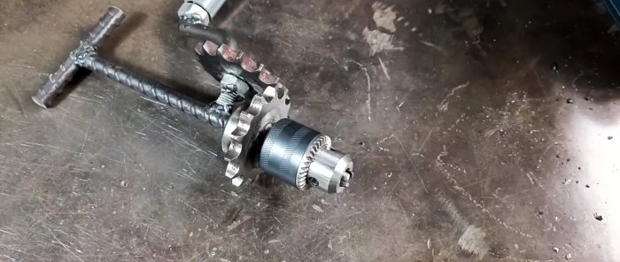 How to make a mini hand drill from a pair of gears