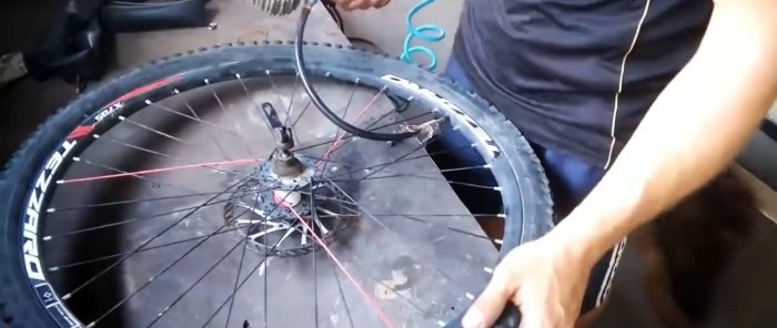 Lifehack on how to protect bicycle wheels from punctures