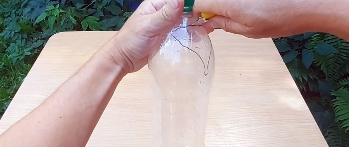 How to make PET bottles a device for safe berry picking