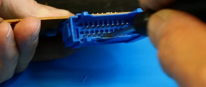 Liquid plastic Repairing plastics easily without glue and a soldering iron